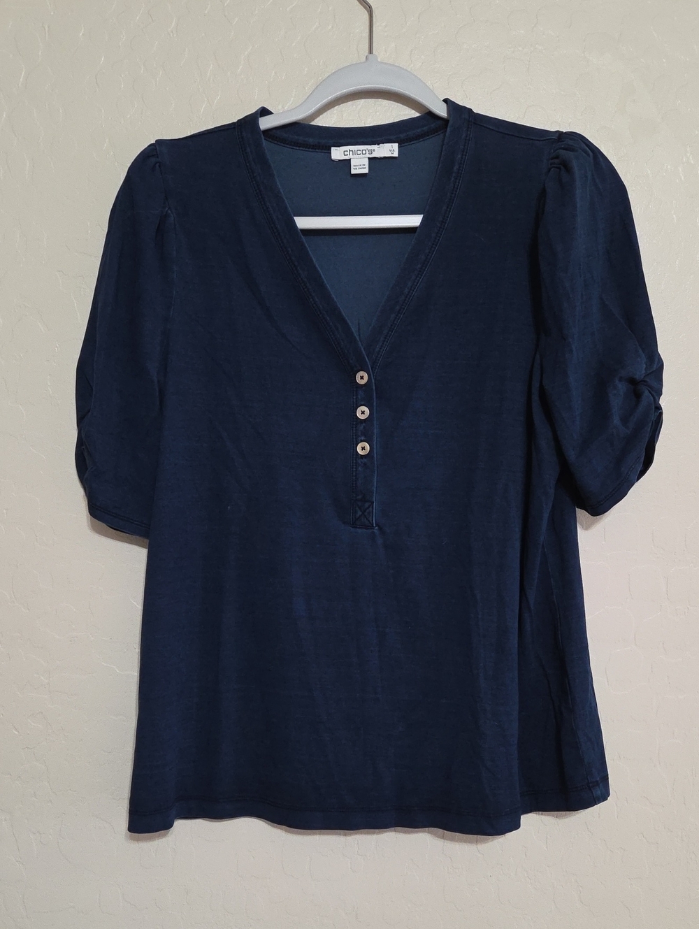 Chico's Navy V-Neck Three-Button Short Sleeve Top with Puff Sleeves